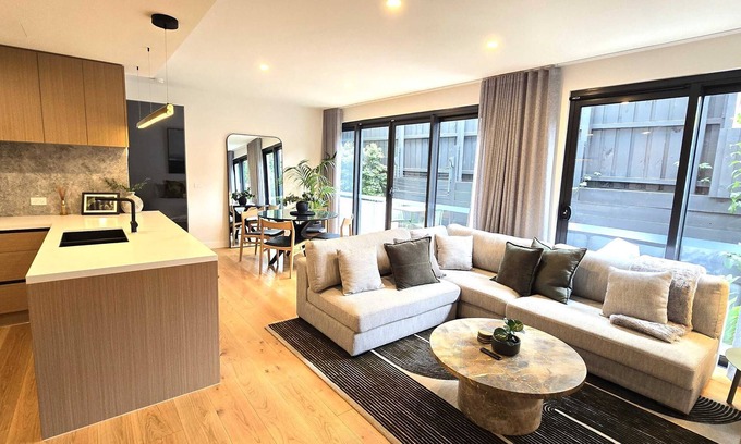 Hampton Apartment | Your 2 Bed Hampton Haven w. parking