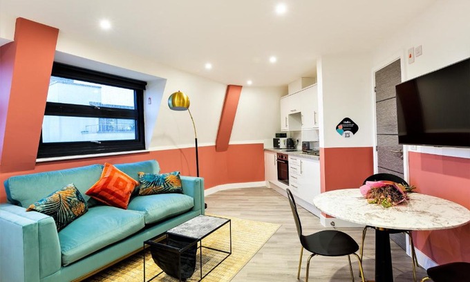 Clifton Apartment | Discover Your Apartment in Clifton Village with Hot Tub