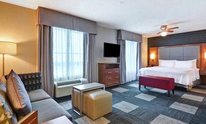 McNeil Hotel | Your Ideal Austin Resort: Family Units Near Creekmont Park