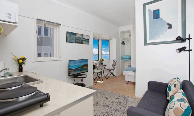 Manly Apartment | Beachfront Bliss: Manly's Top-Rated Oceanview Retreat