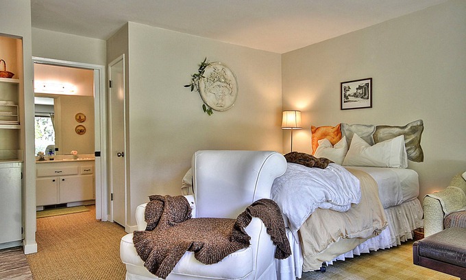 Northeast Carmel Apartment | Your Ideal Carmel Retreat Just Moments from Town