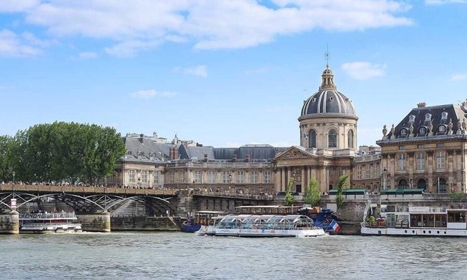 Saint-Thomas-d'Aquin Apartment | Elegant Apartment in Paris with Kitchen Near St Germain