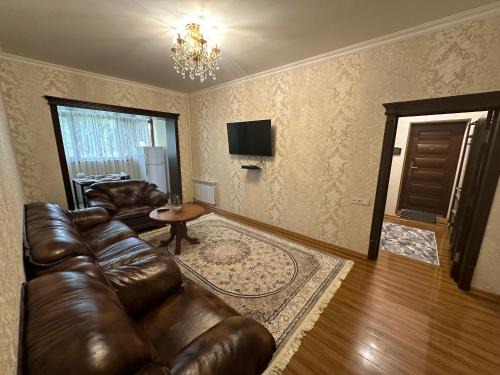 Samarkand Apartment | City Center Apartment with Kitchen & Hot Tub - Rated 10/10