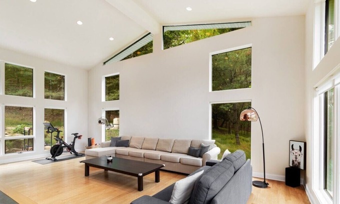 Goshen House | Your Family Getaway - 1 Hour from NYC! Hudson Valley Charm w/ Modern Upgrades!