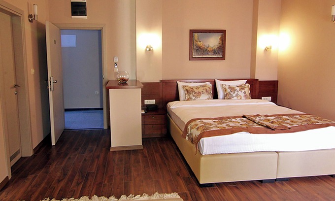 Centar Hotel | Your Gateway to Stone Bridge with Relaxing Room and Free Breakfast