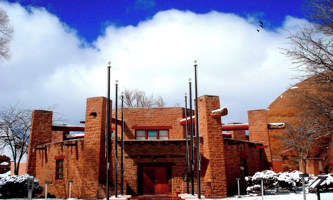 Window Rock Hotel | Your Gateway to Canyon de Chelly: Pet-Friendly Retreat