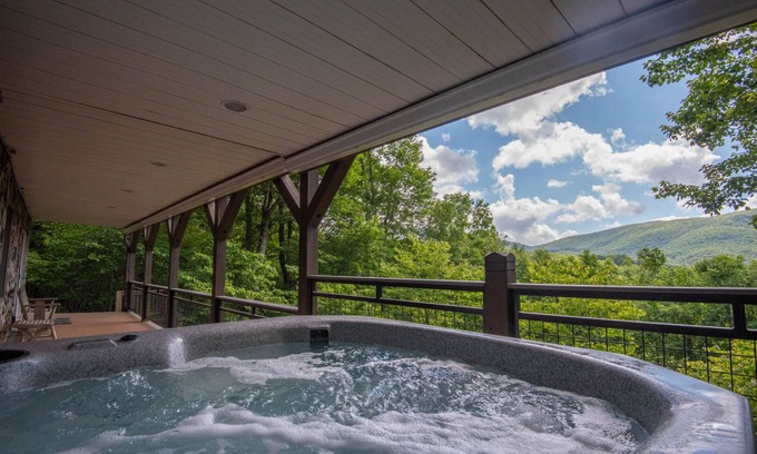Buck Mountain Cabin | Relaxing Buena Vista Log Cabin with Hot Tub & Scenic Views
