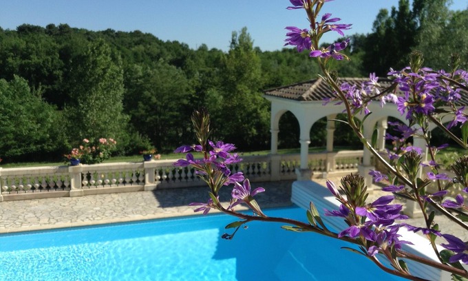 Samazan House | Experience Your Holidays at SAMAZAN Mansion House