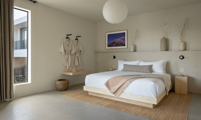 Downtown Palm Springs Hotel | Exceptional 4-Bedroom Suite with Kitchen in Palm Springs