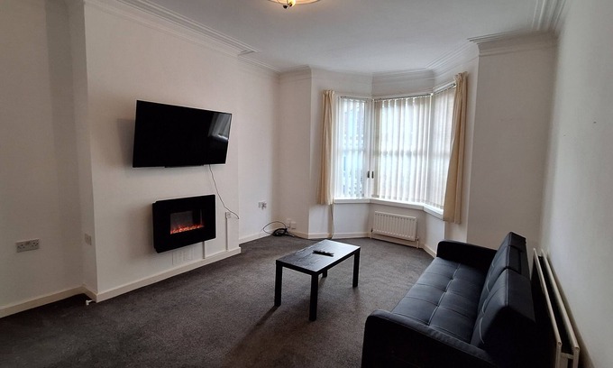Gateshead House | Your Home Away From Home: A Spacious Gateshead Retreat for a Grand Getaway.