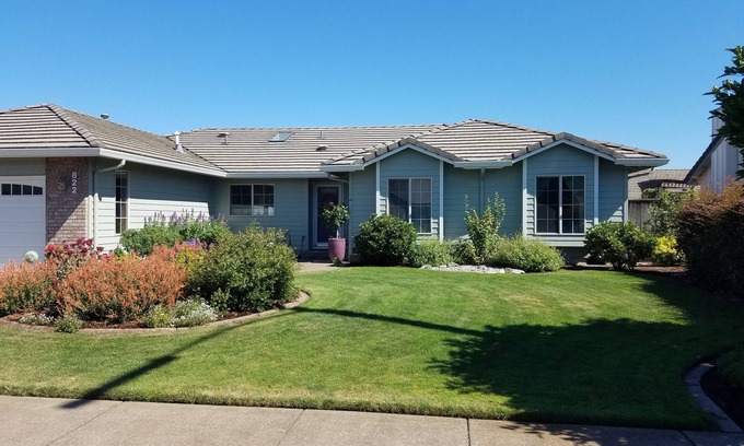 Springfield House | Your Ideal Retreat for Duck Football Fans