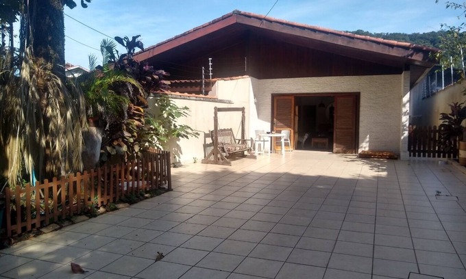 Tombo House | Your Secure Retreat in Praia do Tombo with Ocean Views