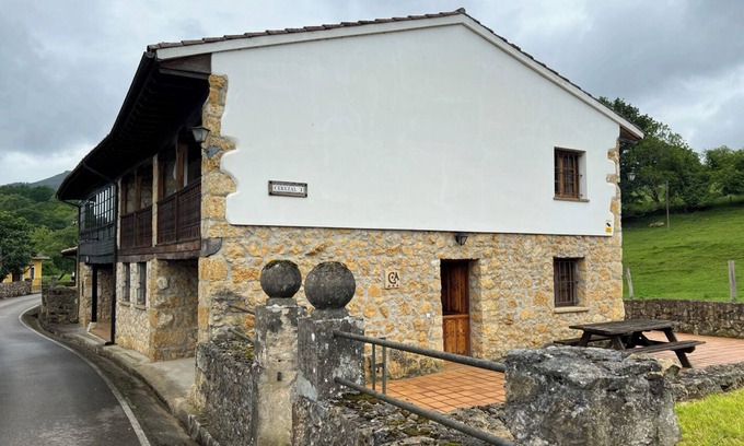 Vallobal House | Your Idyllic Rural Retreat in the Heart of Asturias