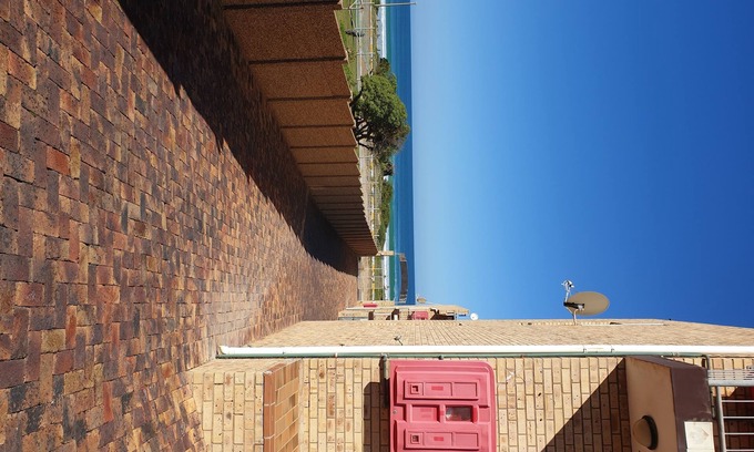 Jeffreys Bay Apartment | Begin Your Jeffrey's Main Beach Adventure Today!
