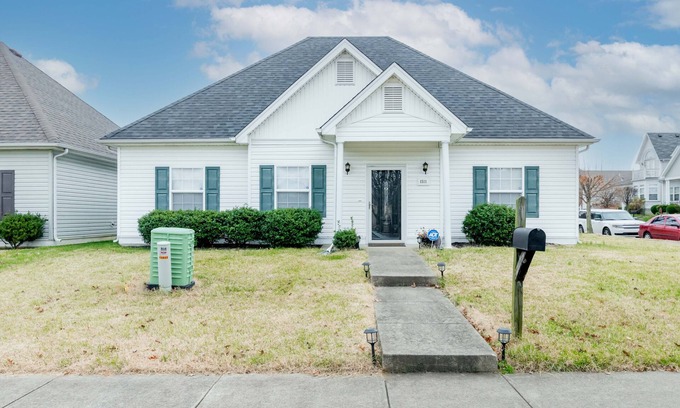 Park Duvalle House | Guest Rated: Your Kentucky Home with Family-Friendly Amenities