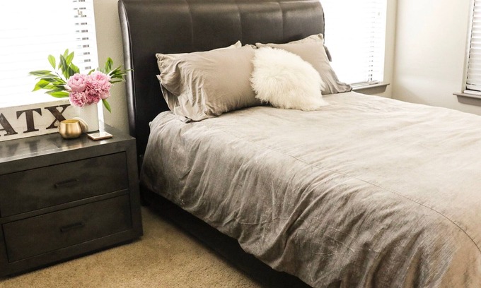 East Oak Hill Apartment | Discover Your Modern & Cozy Retreat with Pool Access
