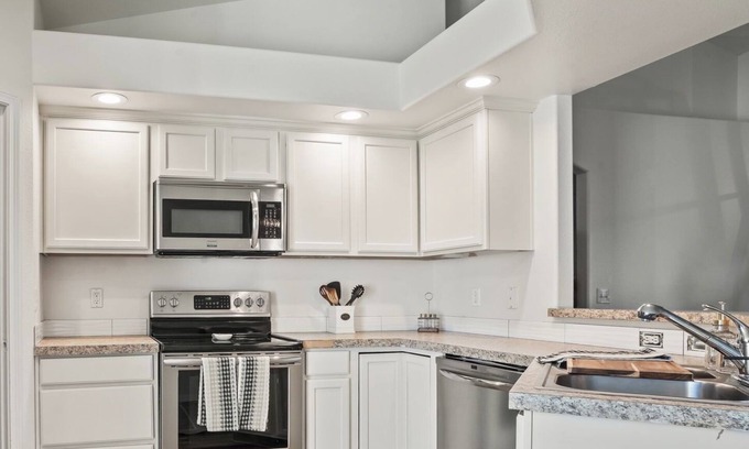 Kuna House | Discover Your Newly Remodeled Home Away From Home