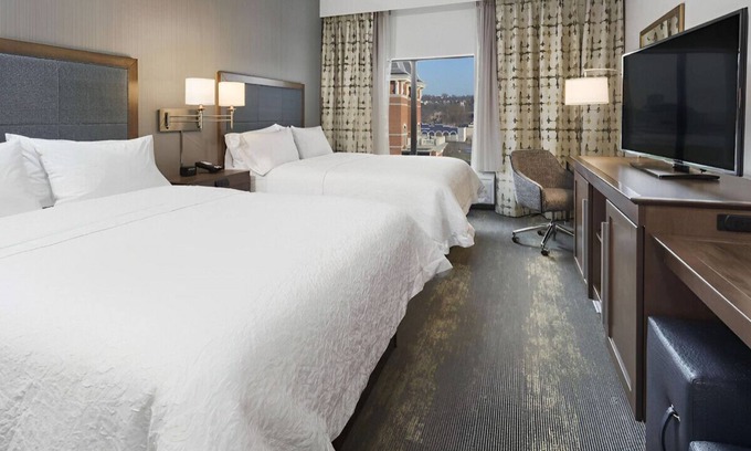 Newport House | Your Next Cozy Staycation Awaits! Best for Groups
