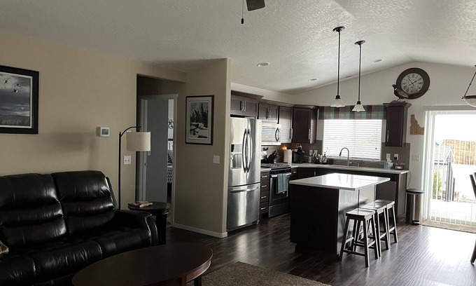 Post Falls House | Your Ideal North Idaho Retreat with Lake and Ocean Views