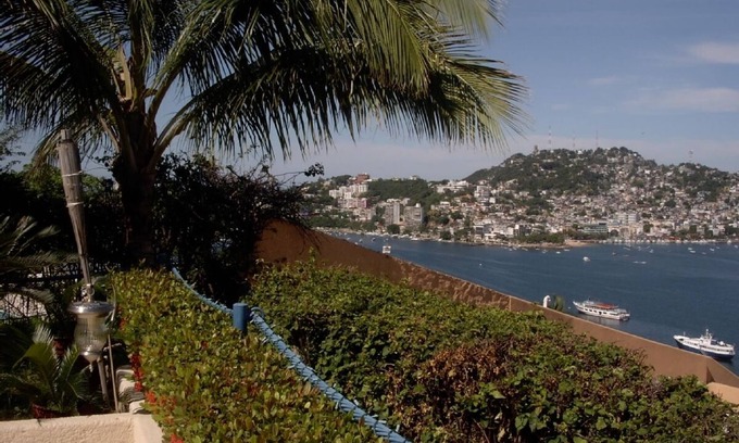 La Poza House | Paradise Awaits with Ocean Views in Acapulco Bay