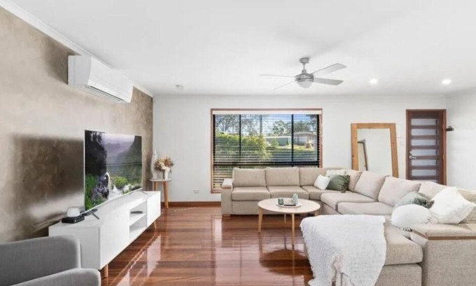 Eagleby House | Relaxing Oceanfront Retreat with Pool and Hot Tub