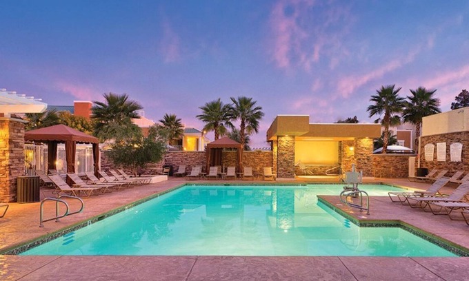 Las Vegas Condo | Stylish 2-BR Condo Oasis with Pool Near the LV Strip