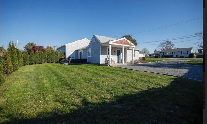 Newport East Cottage | Cozy Cottage with Ocean View & 9.8/10 Guest Rating