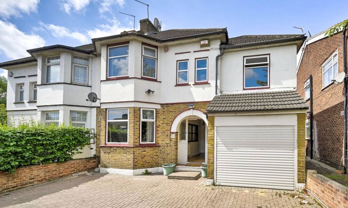 Sudbury House | Your perfect home away from home
