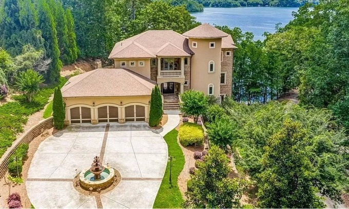 Gainesville Other | Your Ideal Home Away from Home with Premium Amenities