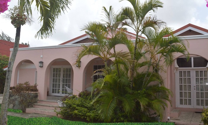Bois d'Orange Villa | Unforgettable Winter Escape with Pool & Spa Amenities