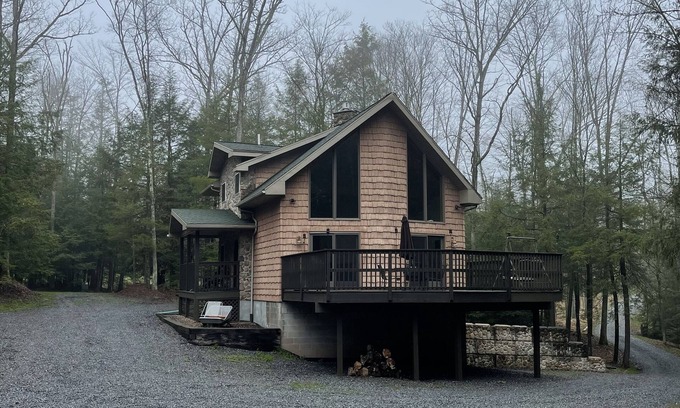 Lock Haven Ski Chalet | Discover Your Perfect Pine Creek Escape with Pools & Pets