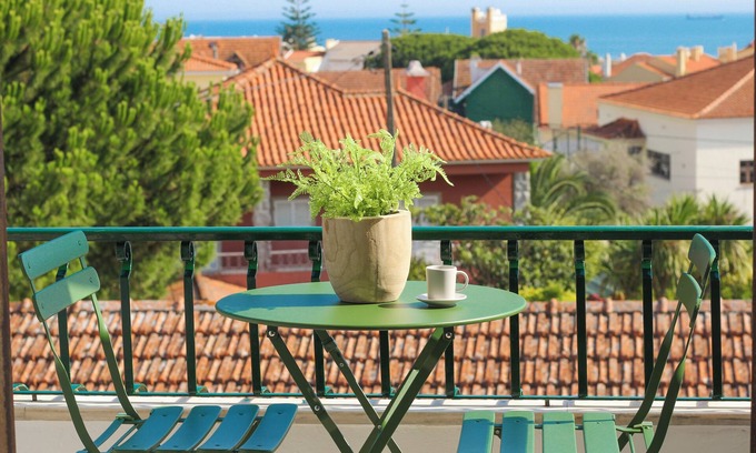 Estoril Apartment | Your Place in Estoril. 4 min Walking to the Beach With Amazing sea View!