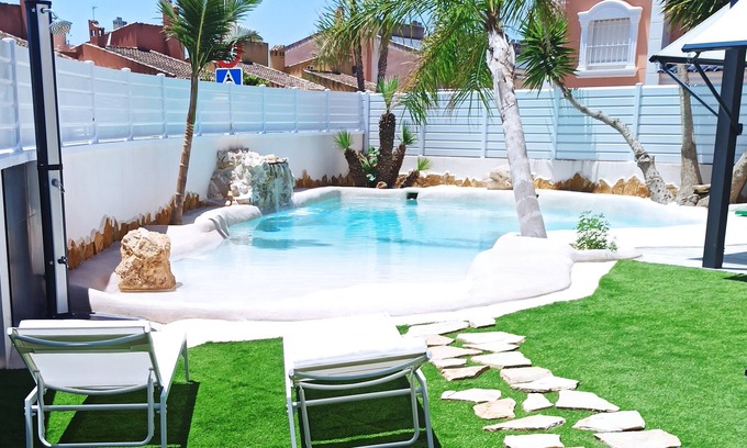 Gran Alacant Ski Chalet | Your Private Paradise with Ocean View and Pool Access