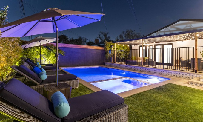 Bixby Knolls House | Discover Your Private Resort Retreat in SoCal Today