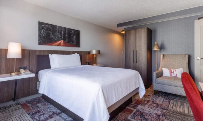 Emeryville Hotel | Your Ideal Getaway: Pets Welcome & Steps from the Bay