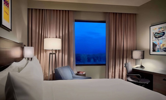 Bee Cave Resort | Your Relaxing Getaway with Outdoor Pool & Free Parking