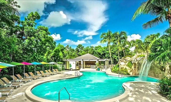 Rock Harbor Hotel | Relaxing Oceanfront Retreat with 2 Pools & Pet-Friendly Units