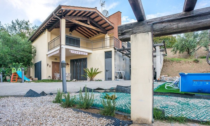 Riano Villa | Inviting Belvilla by OYO Guest House with Kitchen & Breakfast