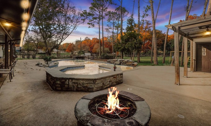 Roanoke House | Your Rustic Retreat | Backyard Oasis, Pool, Patio