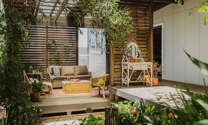 Mount Melville House | Discover Your Urban Retreat in Albany with Spa & Hot Tub
