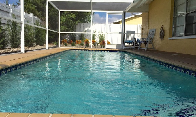 South Bradenton House | Discover Your Tropical Paradise with Heated Saltwater Pool