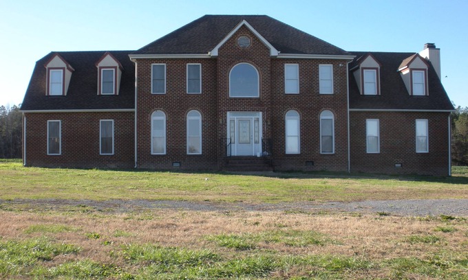 Petersburg House | Your Ultimate Vacation Experience Awaits You