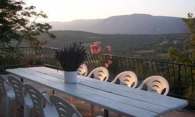 Caseneuve House | Unforgettable Vacations in Provence Luberon with Pool & Breakfast
