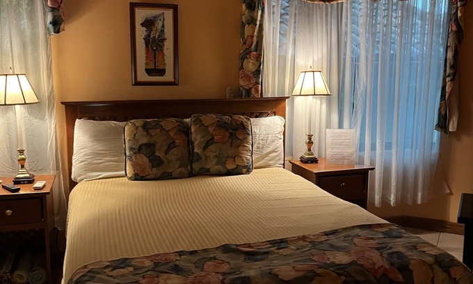 Playa Hermosa Villa | Perfect Villa Retreat for 2-6 Guests with Ocean Views