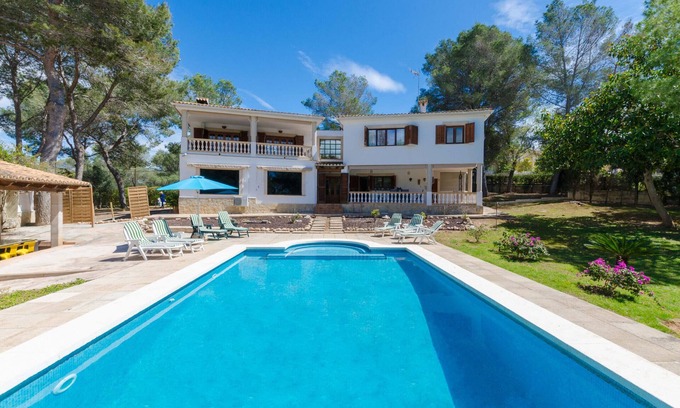l'Aranjassa Villa | Relax at YourHouse Can Marques with Pool and Spa Amenities