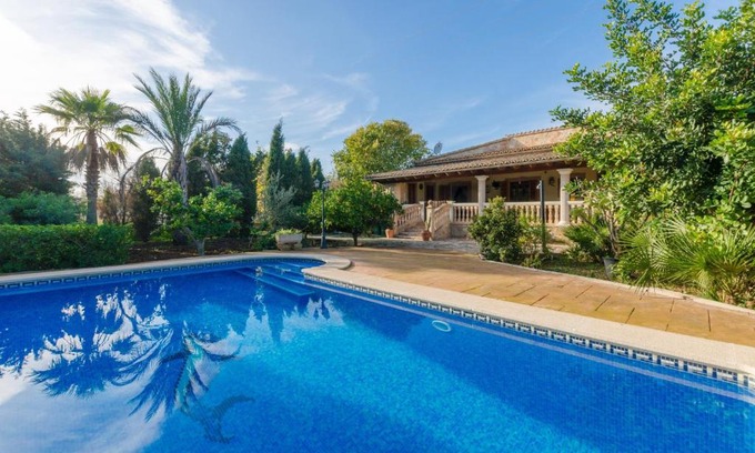 Lloseta House | Relax at YourHouse Els Niguls - 4-Star Family Oasis