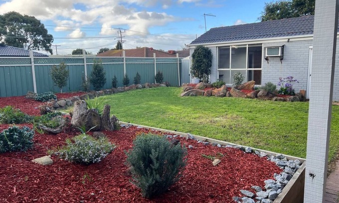 Wyndham Vale House | Cozy 3-Bedroom House with Spa Near Park and Pet-Friendly