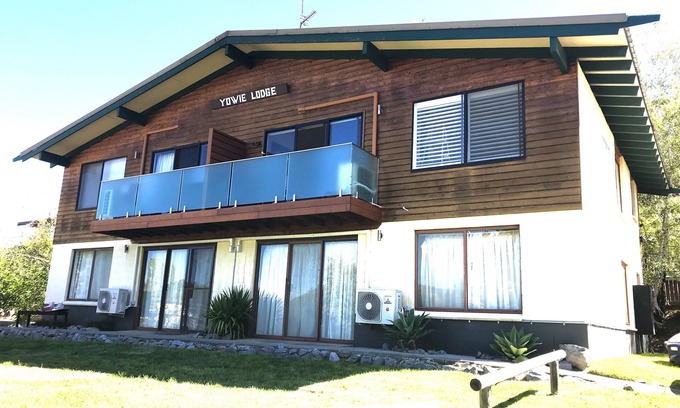 Jindabyne Apartment | Yowie Lodge: Guest Rated 9.8 with Pool & Lake Views