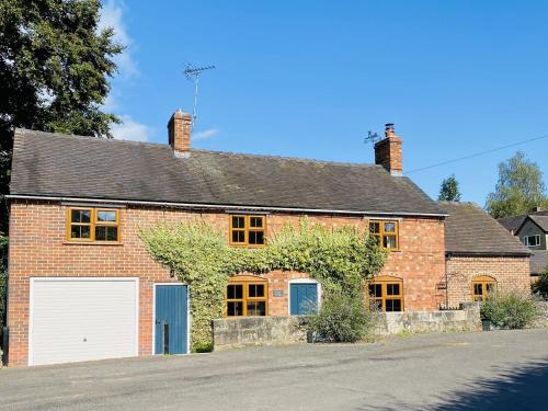Alton House | Yoxall Cottage