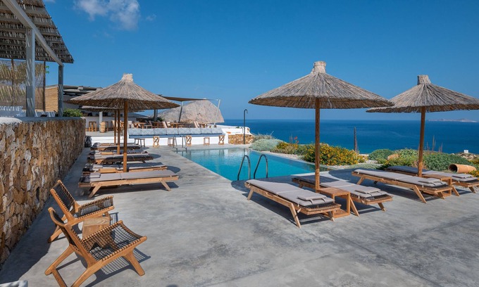 Anafi Hotel | Discover Ypseli Anafi's Hive: Relax with Pool & Breakfast